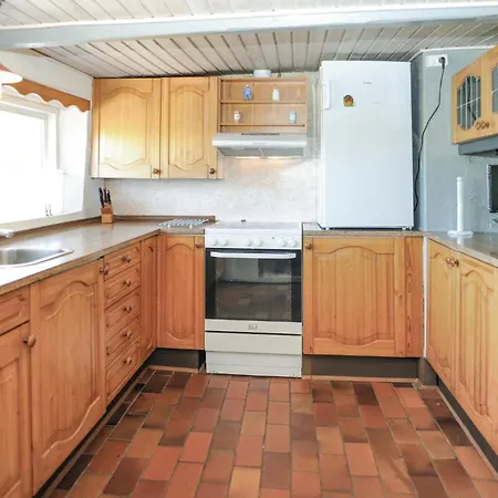 2 Bedroom Stunning In *